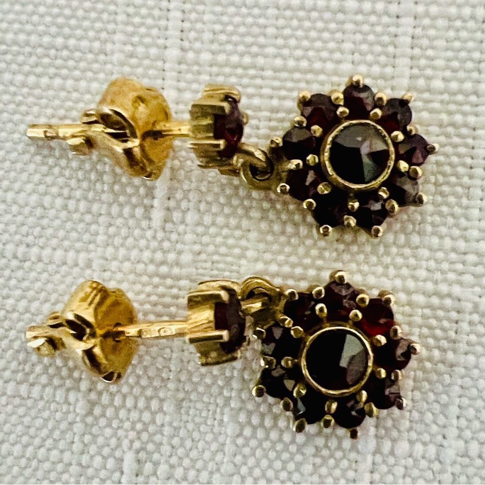 Vintage / Rare G~900 Garnet Earrings ( 21.6 K ) - Picture 2 of 7